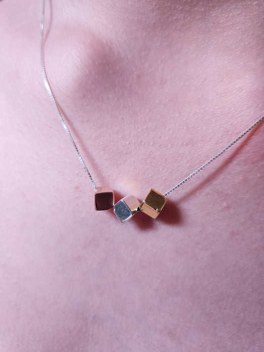 Collar cubitos florentinos