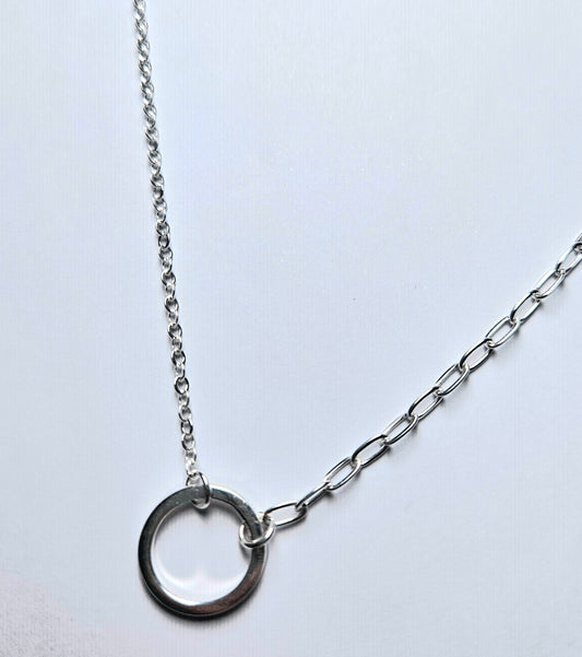 Collar doble cadena con circulo