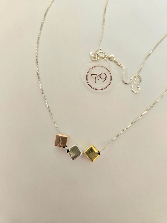 Collar cubitos florentinos